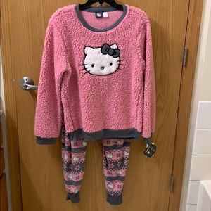 Women’s Hello Kitty Cozy Pajamas - XL BNWT